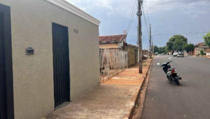 Foto 2 de 3: Casa em leilão em Frutal - MG, bairro Ipê Amarelo — Casa 233 m² - Ipê Amarelo - Frutal - MG