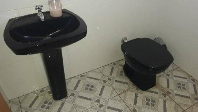 Foto 18 de 19: Comercial em leilão em Votuporanga - SP, bairro Santa Eliza — Prédio Comercial 540 m² - Santa Eliza - Votuporanga - SP