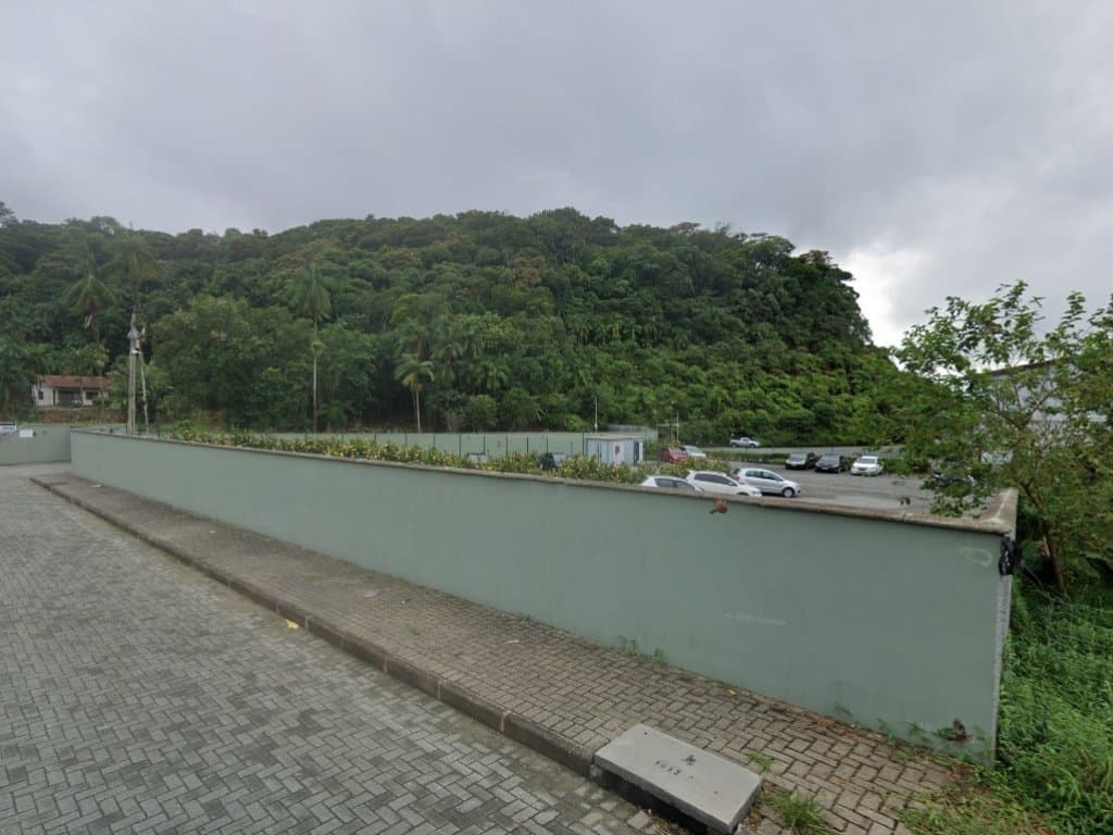 Foto 3 de 3: Terreno em leilão em Joinville - SC, bairro Iririú — Terreno 360 m² - Iririú - Joinville - SC
