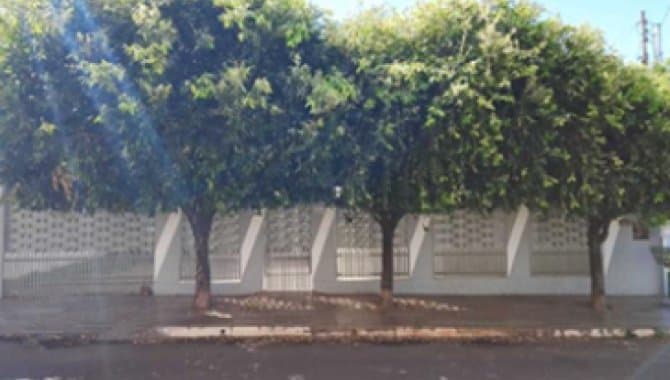 Foto 1 de 2: Casa em leilão em Várzea Grande - MT, bairro Centro-Sul — Casa 344 m² - Várzea Grande-MT - Rua Augusto Severo, 100 - Centro-Sul