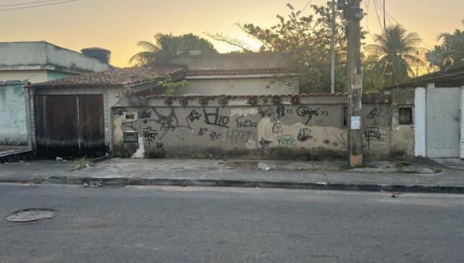 Foto 1 de 2: Casa em leilão em Queimados - RJ, bairro Parque Valdairosa — Casa 105 m² - Queimados-RJ - Rua Adail Cardoso Barbosa, 170 - Parque Valdairosa