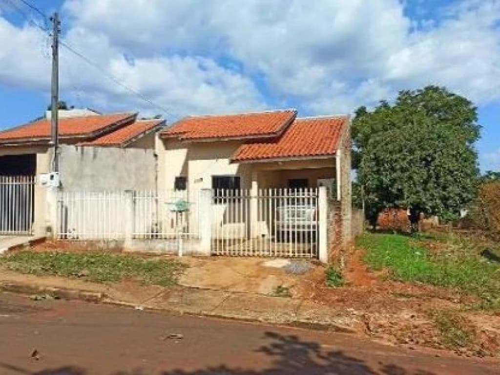 Foto 3 de 3: Casa em leilão em Mariluz - PR, bairro Centro — Casa 63 m² - Centro - Mariluz - PR