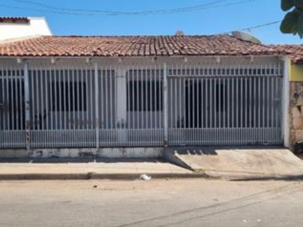 Foto 3 de 3: Casa em leilão em Cuiabá - MT, bairro Morada da Serra — Casa 42 m² - Morada da Serra - Cuiabá - MT