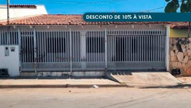 Foto 1 de 3: Casa em leilão em Cuiabá - MT, bairro Morada da Serra — Casa 42 m² - Morada da Serra - Cuiabá - MT