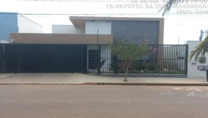 Foto 1 de 2: Casa em leilão em Rondonópolis - MT, bairro Parque das Rosas — Casa 181 m² - Rondonópolis-MT - Rua I, 215 - Parque das Rosas