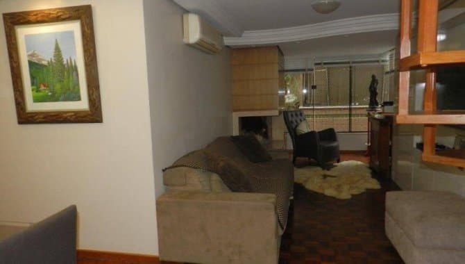 Foto 7 de 15: Apartamento em leilão em Porto Alegre - RS, bairro São Geraldo — Apartamento 179 m² (02 vagas) - São Geraldo - Porto Alegre - RS