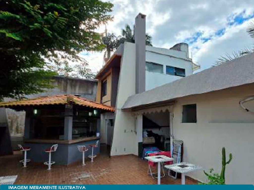 Foto 13 de 24: Casa em leilão em São Paulo - SP, bairro Interlagos — Casa com 908m² de área construída, em terreno de 1.500 m² - Interlagos - São Paulo - SP