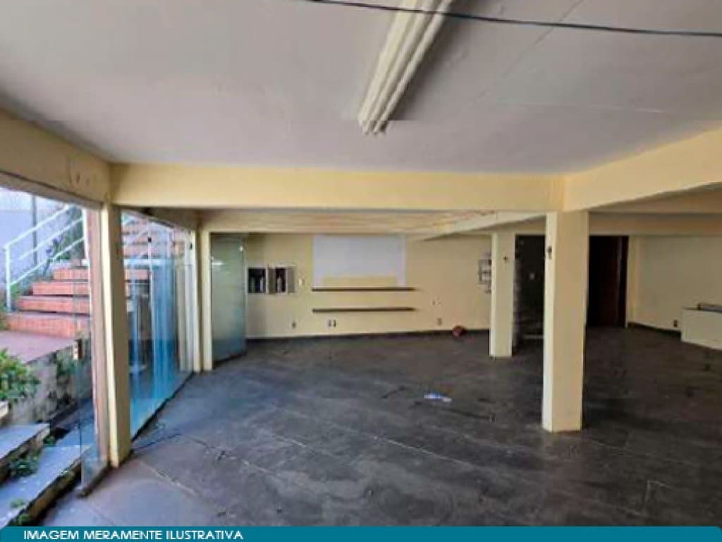 Foto 16 de 24: Casa em leilão em São Paulo - SP, bairro Interlagos — Casa com 908m² de área construída, em terreno de 1.500 m² - Interlagos - São Paulo - SP