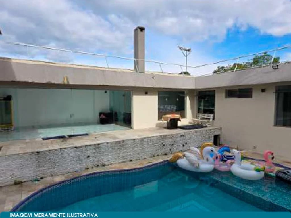 Foto 10 de 24: Casa em leilão em São Paulo - SP, bairro Interlagos — Casa com 908m² de área construída, em terreno de 1.500 m² - Interlagos - São Paulo - SP