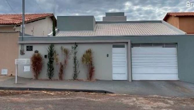 Foto 1 de 2: Casa em leilão em Morrinhos - GO — Casa 165 m² - Morrinhos-GO - Rua CP-01, 97 - Residencial Cristina Park