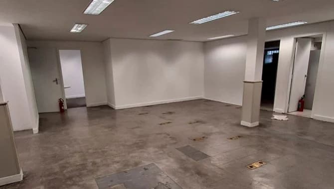 Foto 6 de 16: Comercial em leilão em São Paulo - SP, bairro Tatuapé — Ex-Agência com 2.225 m² (área total) e 514 m² (de construção) Excelente Oportunidade para Incorporação - Tatuapé - São Paulo - SP