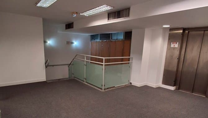 Foto 11 de 16: Comercial em leilão em São Paulo - SP, bairro Tatuapé — Ex-Agência com 2.225 m² (área total) e 514 m² (de construção) Excelente Oportunidade para Incorporação - Tatuapé - São Paulo - SP