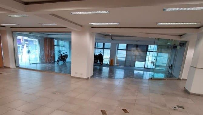 Foto 5 de 16: Comercial em leilão em São Paulo - SP, bairro Tatuapé — Ex-Agência com 2.225 m² (área total) e 514 m² (de construção) Excelente Oportunidade para Incorporação - Tatuapé - São Paulo - SP