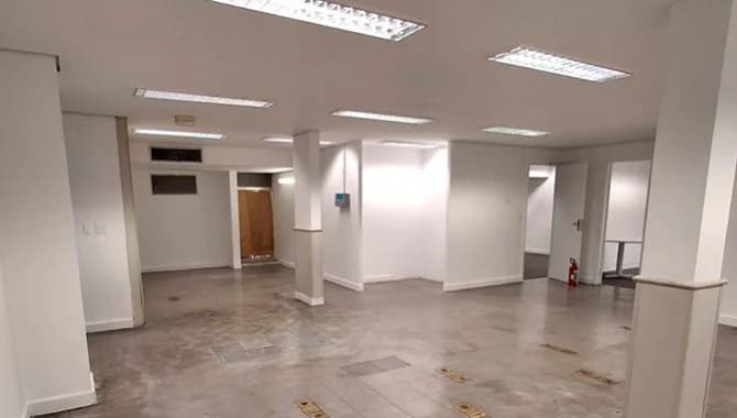 Foto 9 de 16: Comercial em leilão em São Paulo - SP, bairro Tatuapé — Ex-Agência com 2.225 m² (área total) e 514 m² (de construção) Excelente Oportunidade para Incorporação - Tatuapé - São Paulo - SP