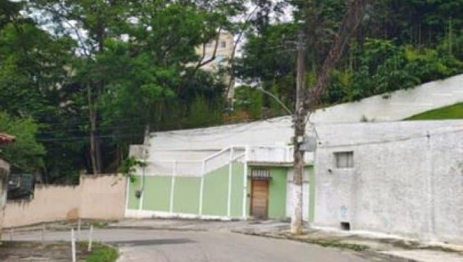Foto 1 de 5: Casa em leilão em Niterói - RJ, bairro Santa Rosa — Casa em Terreno de 606 m² - Santa Rosa - Niterói - RJ