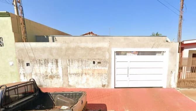 Foto 1 de 6: Casa em leilão em Dumont - SP — Casa em Terreno de 403 m² - Dumont - SP