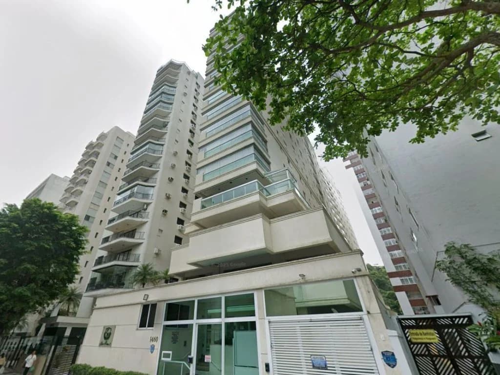 Foto 4 de 13: Apartamento em leilão em Guarujá - SP, bairro Pitangueiras — Apartamento 154 m² (com 02 vagas - Próx. à Praia) - Pitangueiras - Guarujá - SP