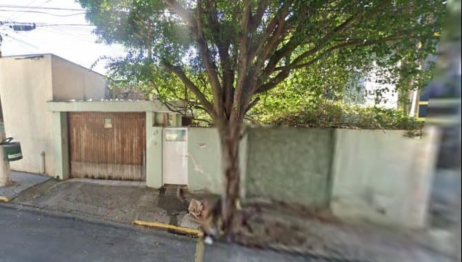 Foto 1 de 4: Casa em leilão em São Paulo - SP, bairro Vila Sofia — Casa 255 m² em Terrreno 435 m² (próx. Av. Washington Luís) - Vila Sofia - São Paulo - SP