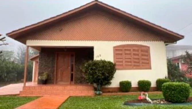 Casa em leilão em Mariano Moro - RS, bairro Centro — Casa 82 m² - Centro - Mariano Moro - RS