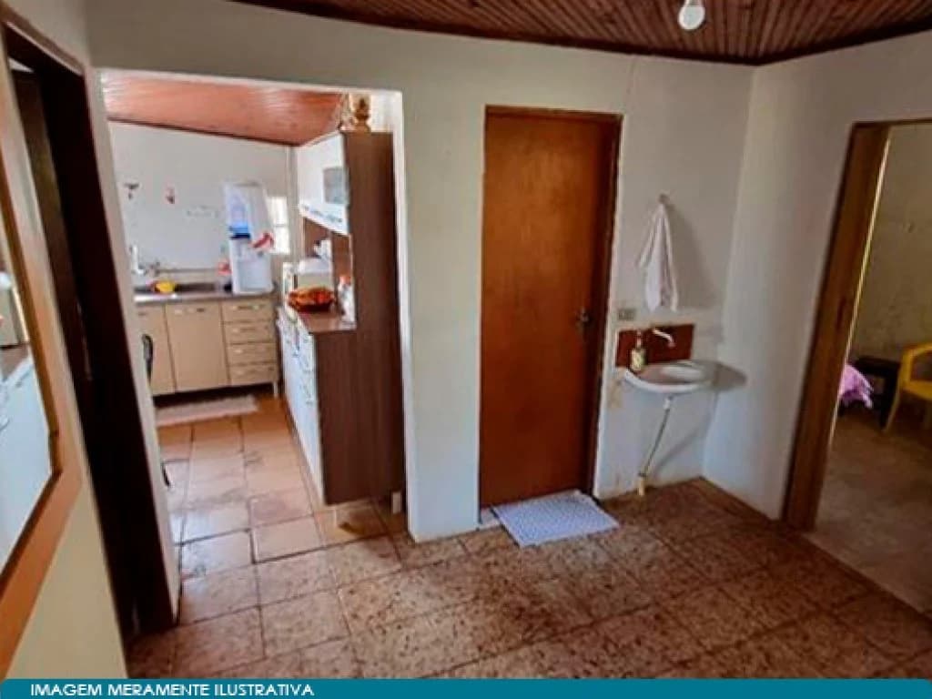 Foto 6 de 13: Casa em leilão em Brotas - SP, bairro Centro — Casa 162 m² -  Centro - Brotas - SP