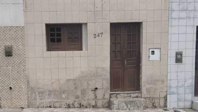 Foto 2 de 17: Casa em leilão em Bezerros - PE, bairro São Sebastião — Casa 77 m² - São Sebastião - Bezerros - PE
