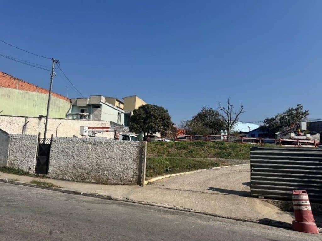Foto 2 de 5: Terreno em leilão em São Paulo - SP, bairro Cidade Dutra — Terreno 1.175 m² - Cidade Dutra - São Paulo - SP - Leilão de Parte Ideal (12,50%)