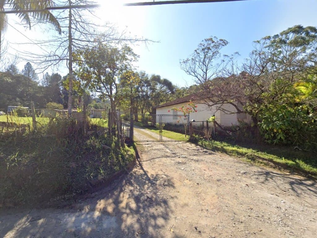 Foto 2 de 15: Casa em leilão em São Paulo - SP, bairro Parelheiros — Chácara com Área de 212.250 m² - Parelheiros - São Paulo - SP - Leilão de Parte Ideal (8,333%)