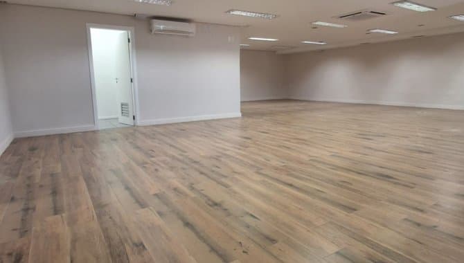 Foto 7 de 8: Imóvel em leilão em Cornélio Procópio - PR, bairro Centro — Ex-Agência 756 m² - Centro - Cornélio Procópio - PR