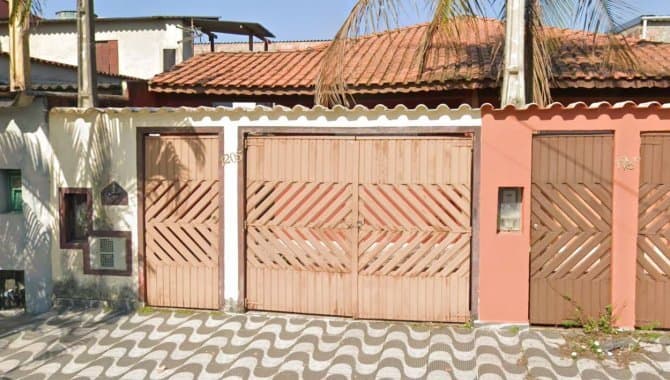 Foto 1 de 2: Casa em leilão em Itanhaém - SP, bairro Balneário Santista — Casa 63 m² - Itanhaém-SP - Rua das Orquídeas, 1.205 - Balneário Santista