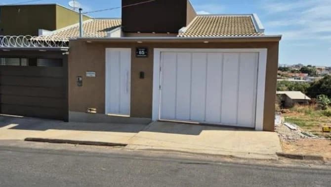 Foto 1 de 2: Casa em leilão em Catalão - GO, bairro Alameda dos Buritis — Casa 146 m² - Catalão-GO - Rua Cumari, 65 - Casa 02 - Alameda dos Buritis