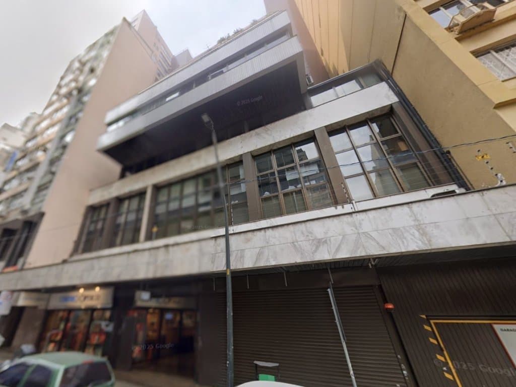 Foto 3 de 4: Comercial em leilão em Porto Alegre - RS, bairro Centro Histórico — Sala Comercial 77 m² - Centro Histórico - Porto Alegre - RS