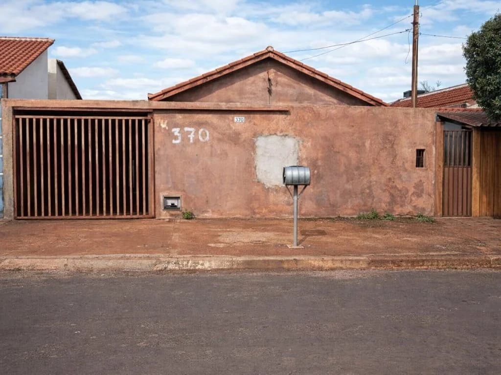 Foto 2 de 3: Casa em leilão em Quirinópolis - GO, bairro Municipal — Casa 69 m² - Municipal - Quirinópolis - GO