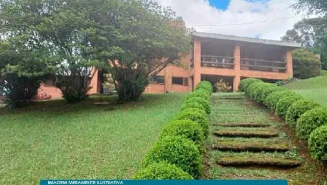 Casa em leilão em São Roque - SP, bairro Carmo — Direitos sobre Chácara 15.853 m² - Carmo - São Roque - SP