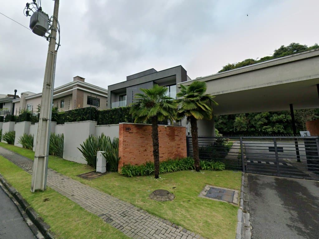 Foto 3 de 3: Casa em leilão em Curitiba - PR, bairro Vista Alegre — Casa 275 m² - Curitiba-PR - Rua Francisco May, 285/31 - Cond. Reserva San Felice - Vista Alegre