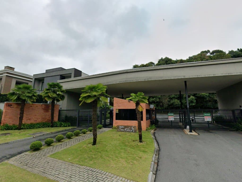 Foto 2 de 3: Casa em leilão em Curitiba - PR, bairro Vista Alegre — Casa 275 m² - Curitiba-PR - Rua Francisco May, 285/31 - Cond. Reserva San Felice - Vista Alegre