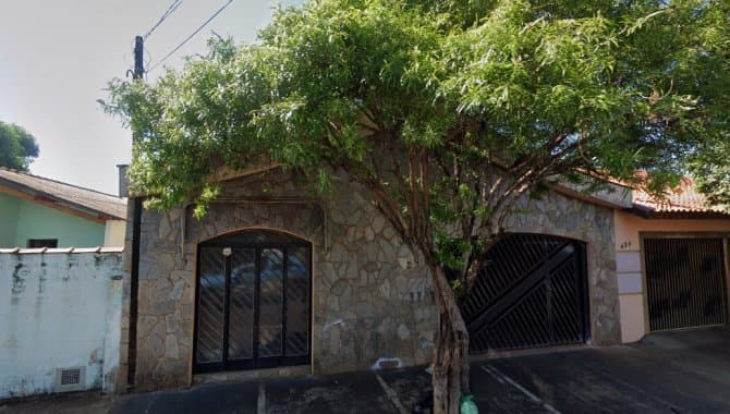 Foto 1 de 2: Casa em leilão em Sertãozinho - SP — Casa 154 m² - Sertãozinho-SP - Rua Keitaro Hatajima, 434 - Conj. Hab. Antônio Pedro Ortolan