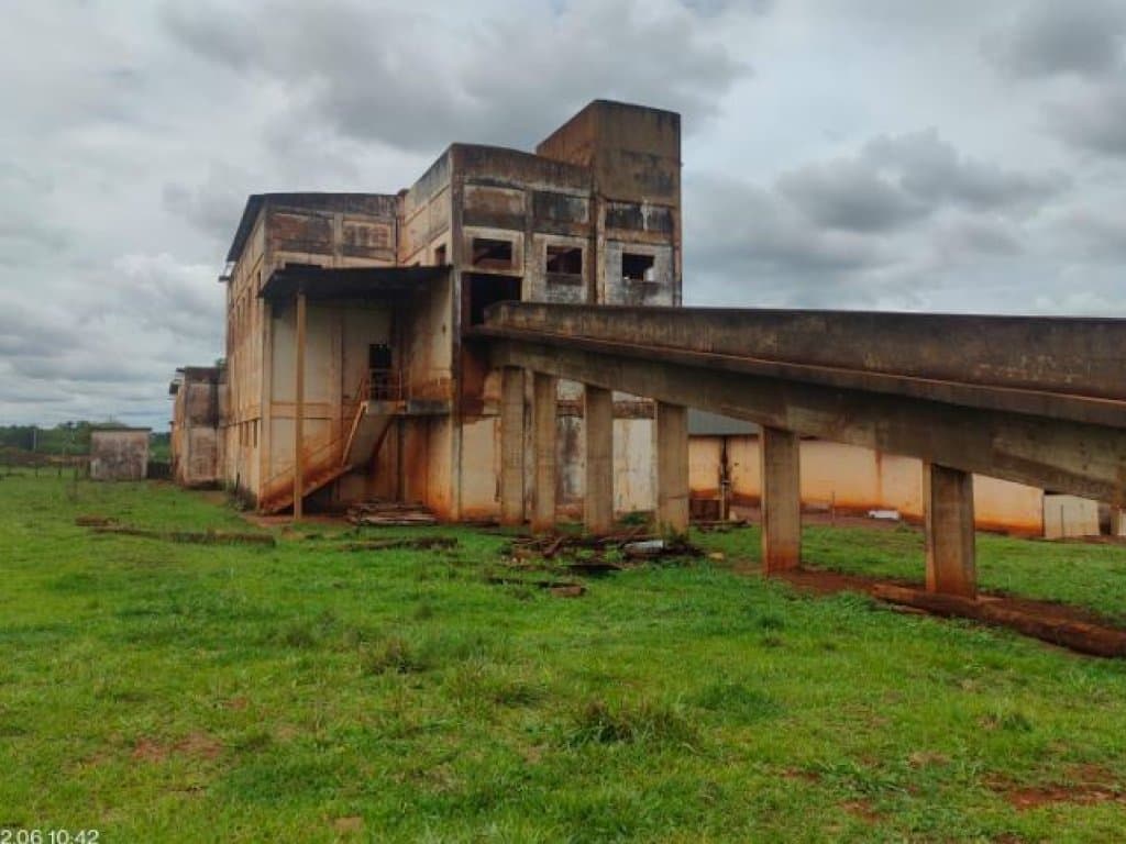 Foto 2 de 6: Comercial em leilão em São Francisco De Sales - MG — Prédio Industrial com Área de 4 ha e 1.077 m² (área construída) - São Francisco de Sales - MG