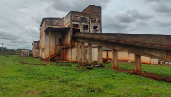 Foto 1 de 6: Comercial em leilão em São Francisco De Sales - MG — Prédio Industrial com Área de 4 ha e 1.077 m² (área construída) - São Francisco de Sales - MG