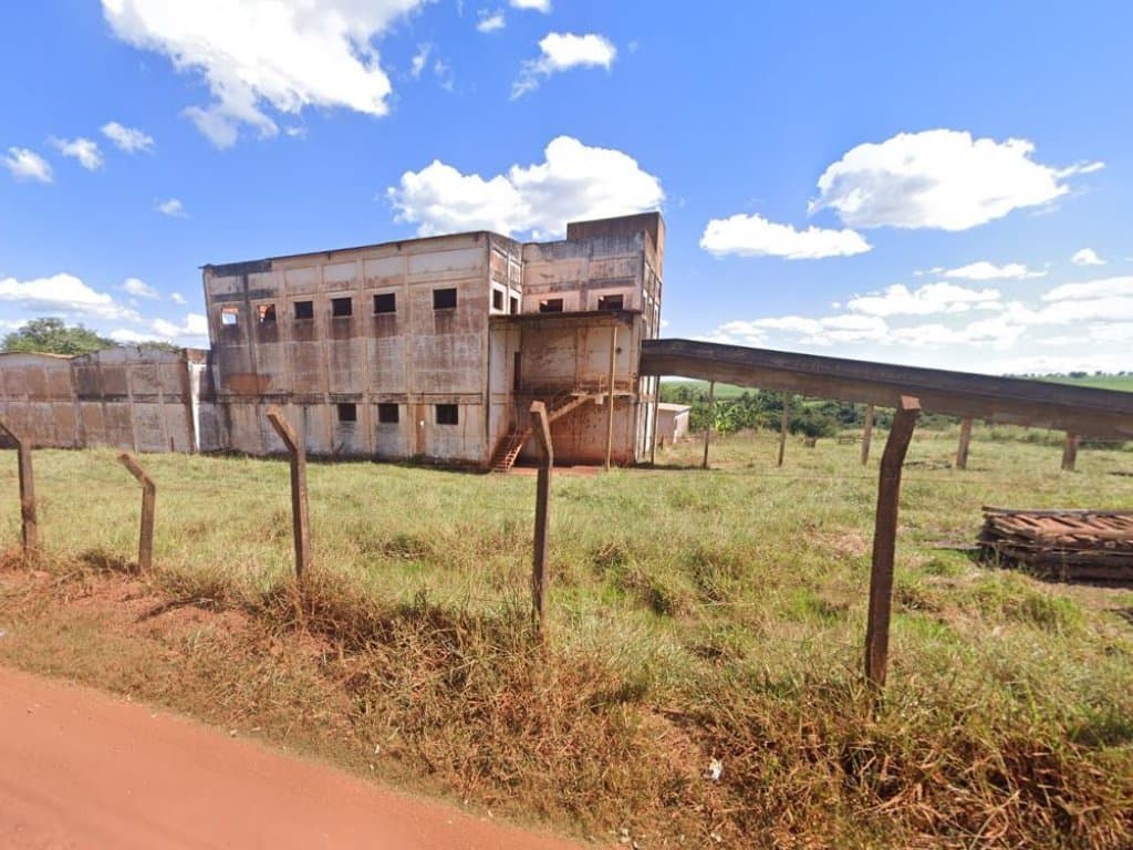 Foto 3 de 6: Comercial em leilão em São Francisco De Sales - MG — Prédio Industrial com Área de 4 ha e 1.077 m² (área construída) - São Francisco de Sales - MG