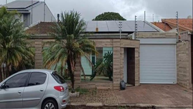 Foto 1 de 2: Casa em leilão em Cascavel - PR — Casa 209 m² - Cascavel-PR - Rua Quaresmeira, 27 - Recanto Tropical
