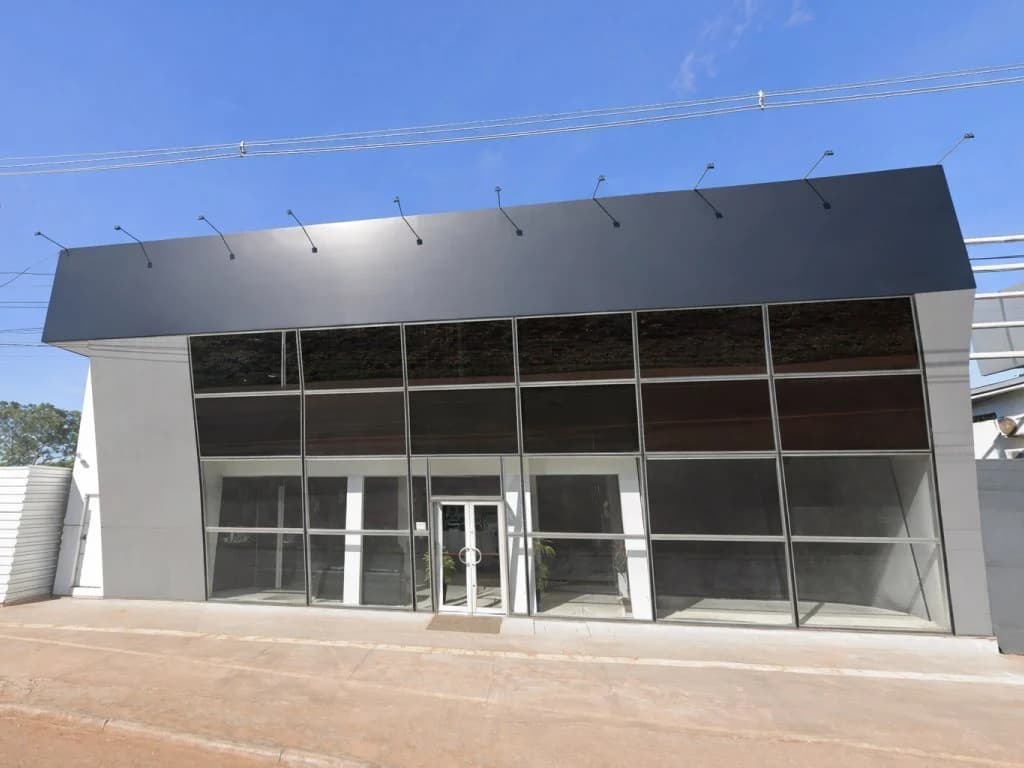 Foto 3 de 3: Comercial em leilão em Porto Velho - RO, bairro Floresta — Imóvel Comercial (com Loja e Galpões) em Terreno de 4.000 m² - Porto Velho - RO