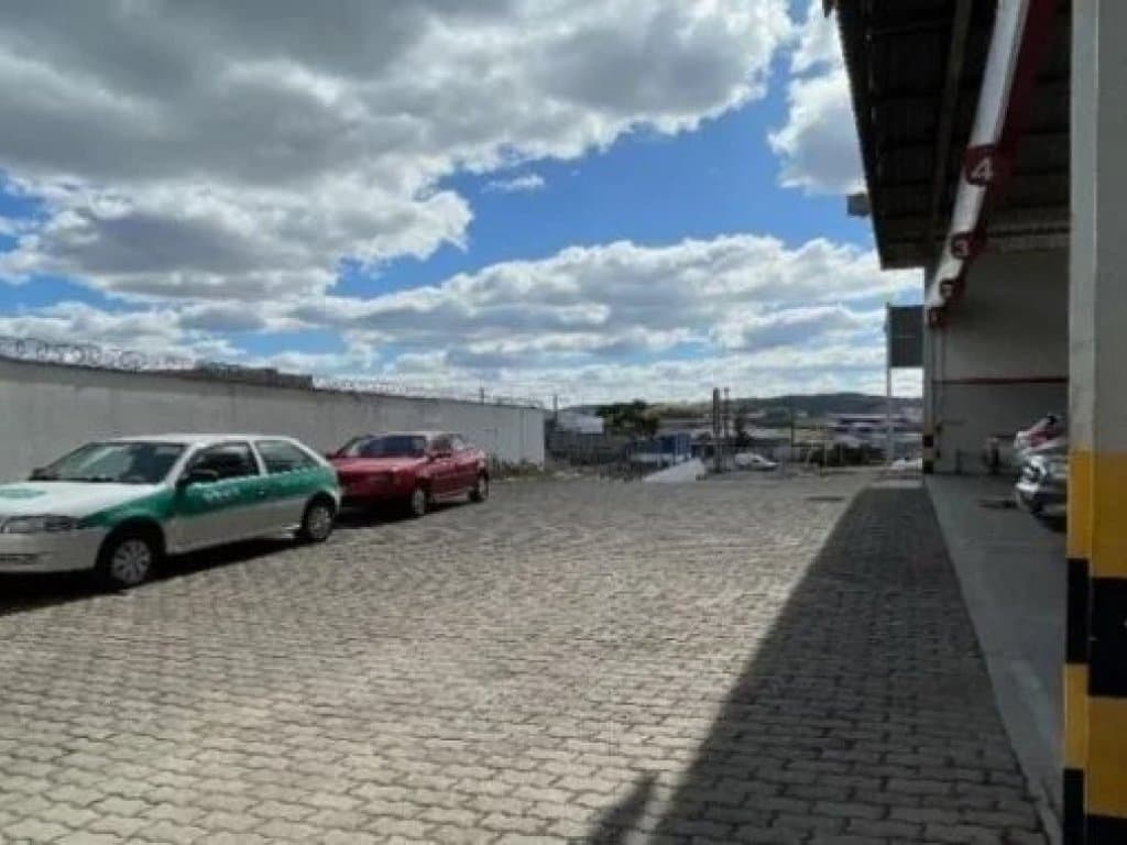Foto 7 de 17: Comercial em leilão em São João Del Rei - MG, bairro Vila São Vicente — Imóvel Comercial 1.786 m² (construção) e 8.316 m² (terreno) - Vila São Vicente - São João Del Rei - MG