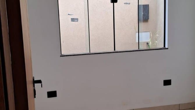 Foto 6 de 10: Casa em leilão em Campo Grande - MS, bairro Aero Rancho — Casa em Condomínio 61 m² (01 vaga) - Aero Rancho - Campo Grande - MS