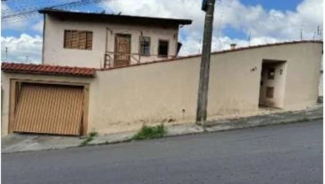 Foto 1 de 6: Casa em leilão em Poços De Caldas - MG, bairro Chácara Alvorada — Casa 137 m² - Chácara Alvorada - Poços de Caldas - MG
