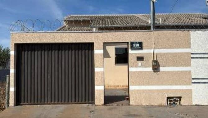 Foto 1 de 23: Casa em leilão em Catalão - GO, bairro Setor Aeroporto — Casa 103 m² (Unid. 01) - Setor Aeroporto - Catalão - GO