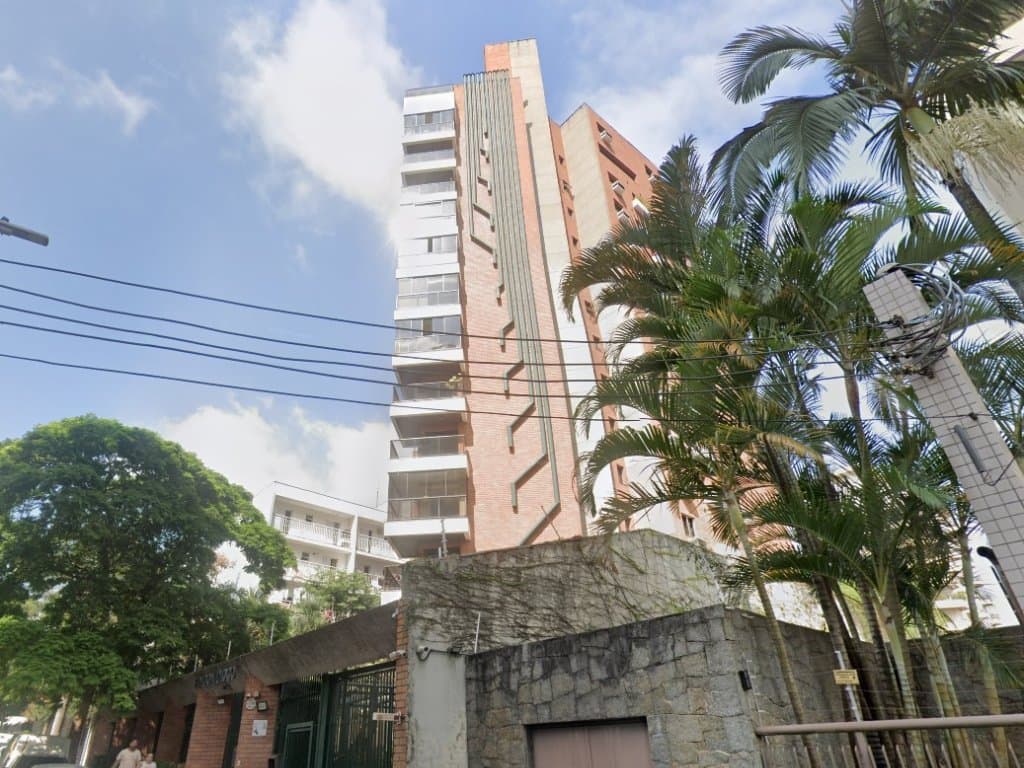 Foto 3 de 10: Apartamento em leilão em São Paulo - SP — Apartamento 240 m² com 03 Vagas (próx. à Marginal Pinheiros) -  Real Parque - São Paulo - SP