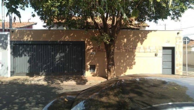 Foto 1 de 28: Casa em leilão em Uberaba - MG, bairro Grande Horizonte — Casa 297 m² - Grande Horizonte - Uberaba - MG