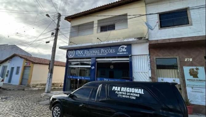 Foto 2 de 18: Casa em leilão em Poções - BA, bairro Centro — Casa 241 m² - Centro - Poções - BA
