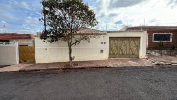 Foto 1 de 7: Casa em leilão em Araraquara - SP, bairro Laurini — Casa 132 m² - Laurini - Araraquara - SP