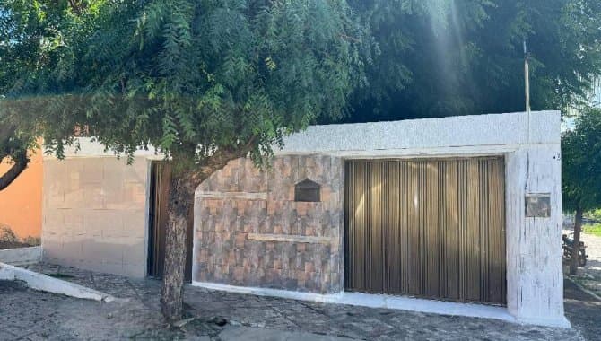 Casa em leilão em Senador Pompeu - CE — Casa 180 m² - Conjunto Cohab - Senador Pompeu - CE
